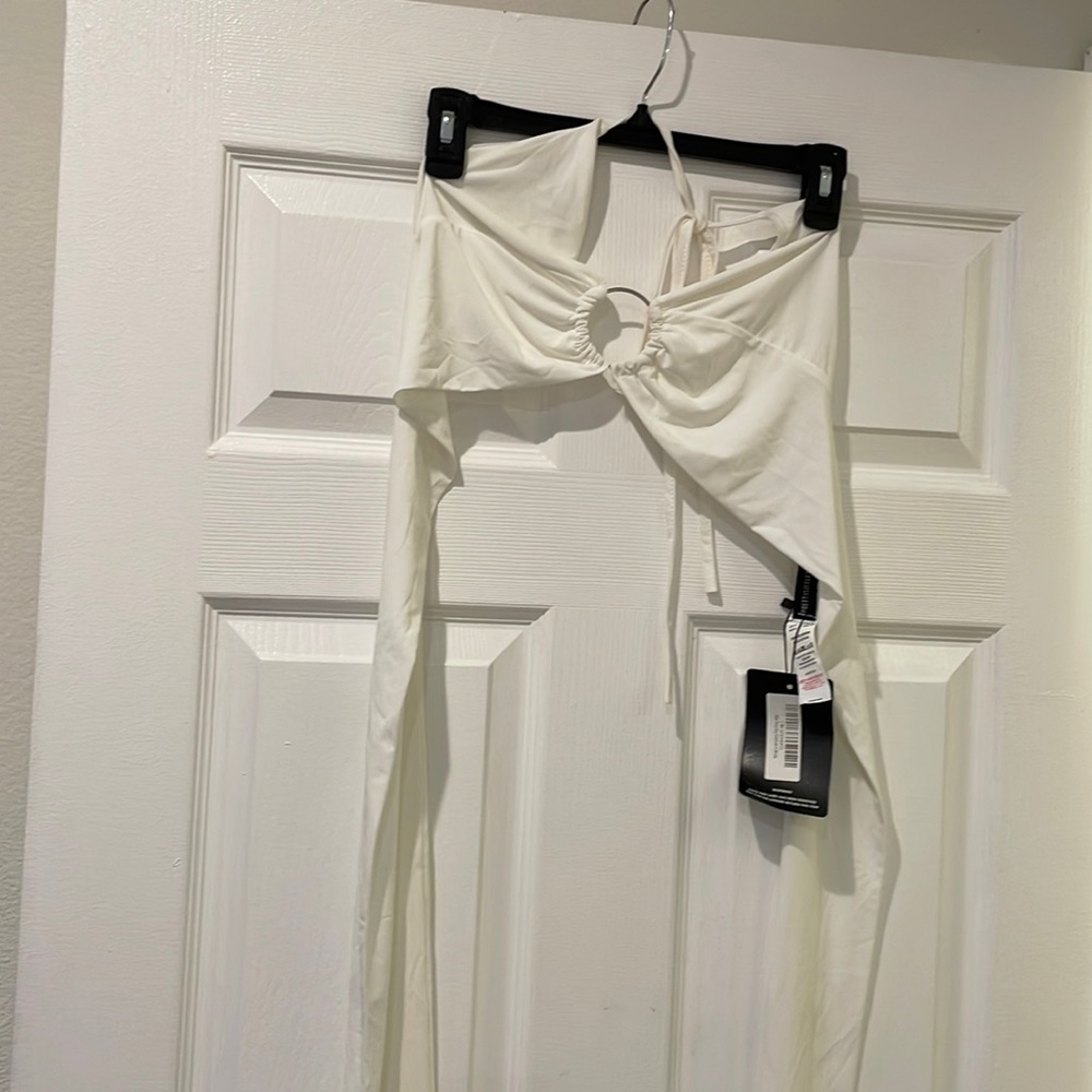 PrettyLittleThing White Crop Tie Top (US 10) New with tags!